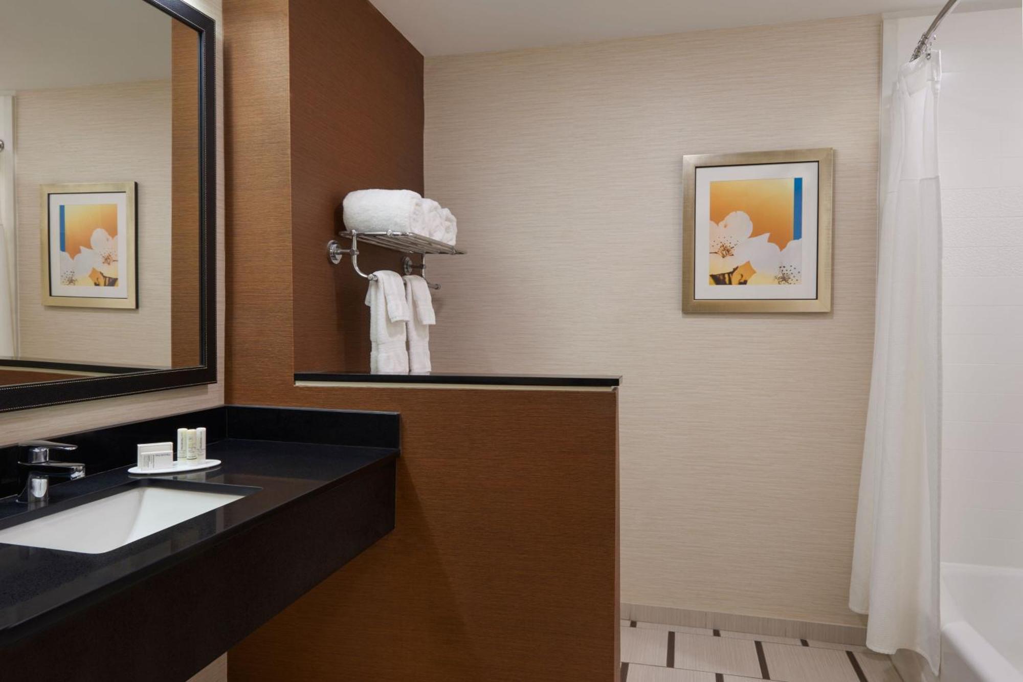 Fairfield Inn & Suites By Marriott Barrie Bagian luar foto